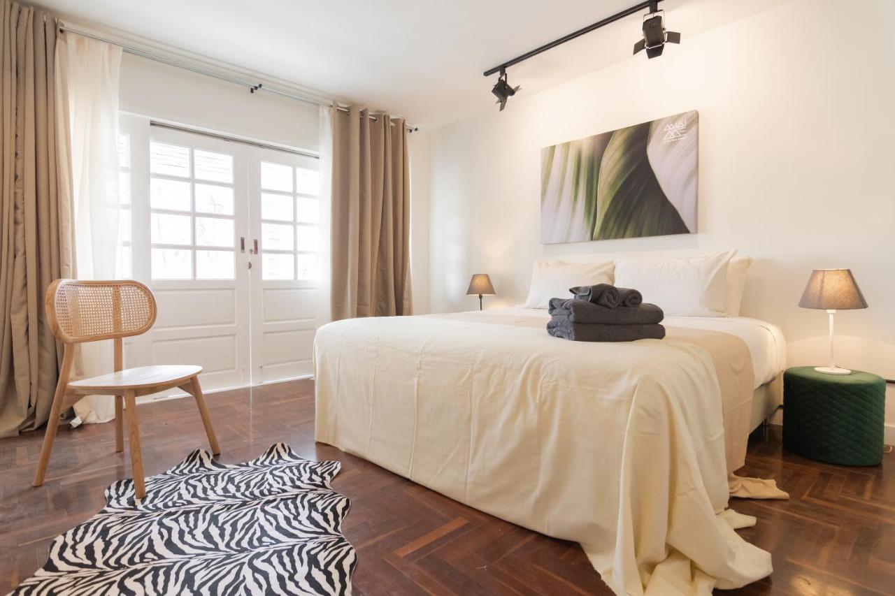 Mini-Me Hubs, Charm Suites & Pool In Old City Chiang Mai Exterior foto