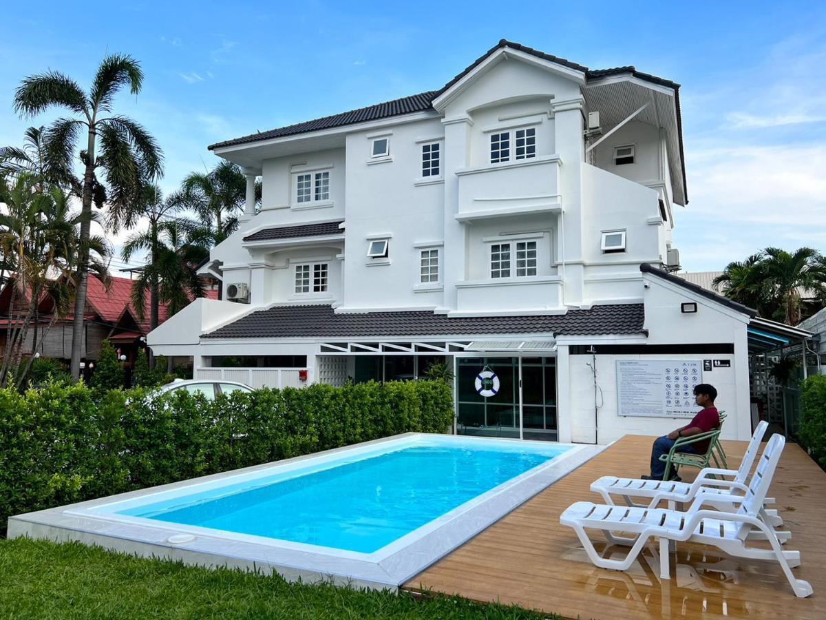Mini-Me Hubs, Charm Suites & Pool In Old City Chiang Mai Exterior foto
