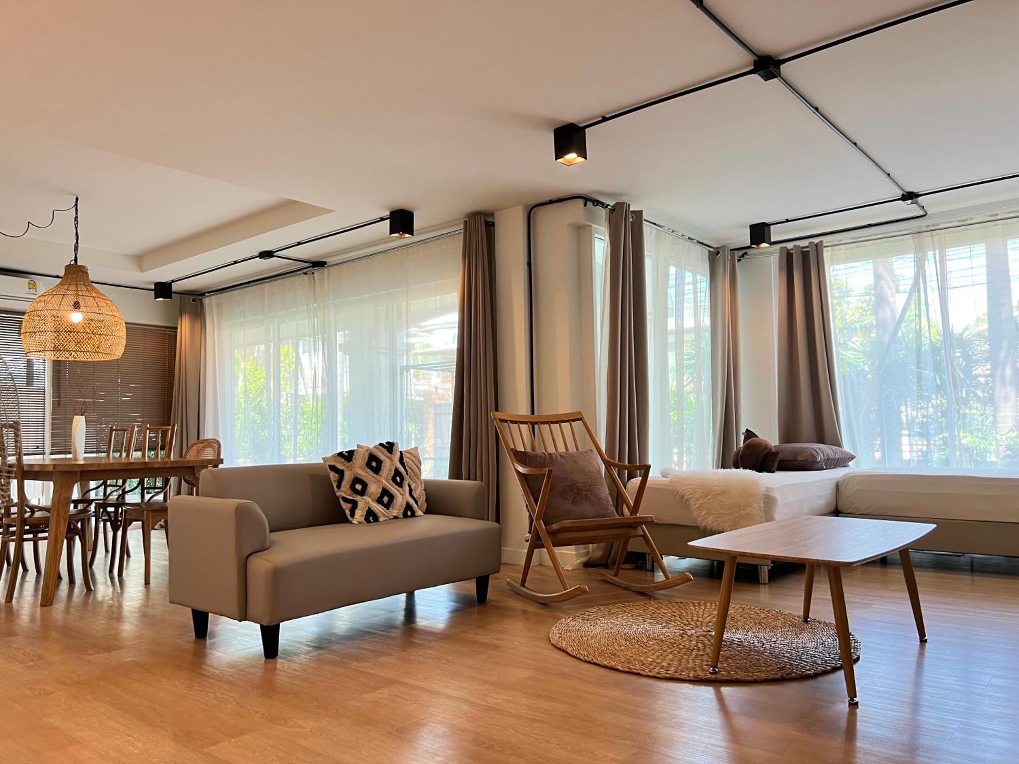 Mini-Me Hubs, Charm Suites & Pool In Old City Chiang Mai Exterior foto